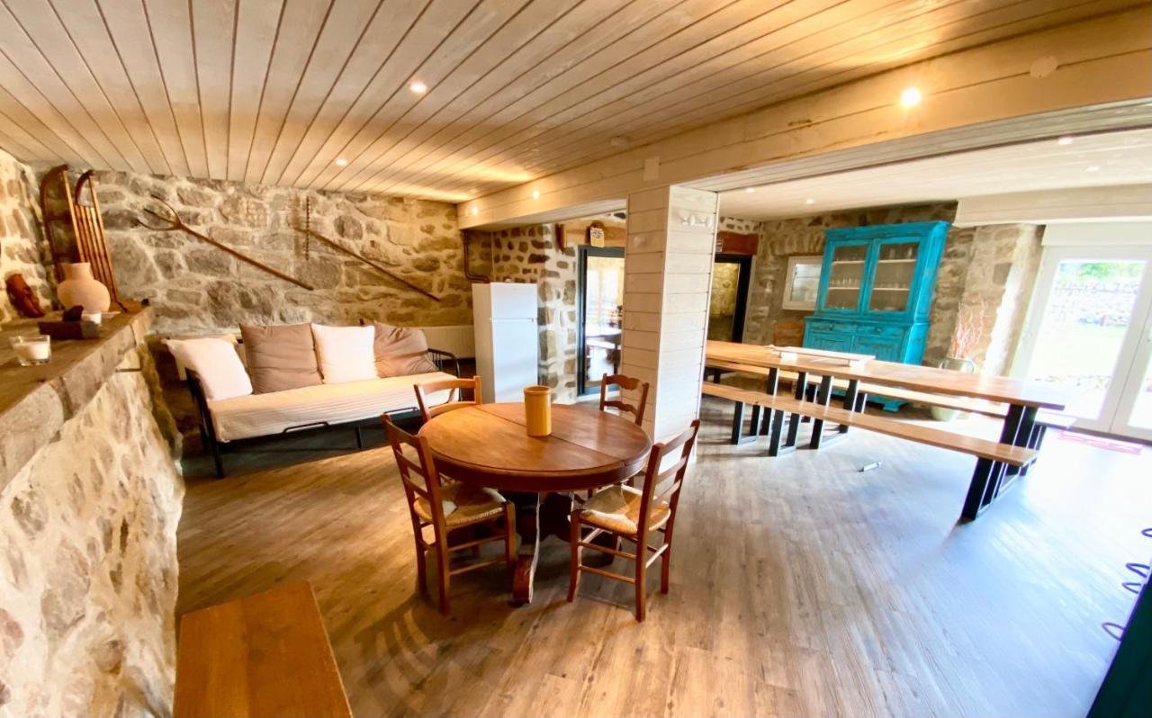 Gîte de Groupe: Spacious 160m² Retreat with Reception Hall and Garden Mazan-l'Abbaye Exterior photo