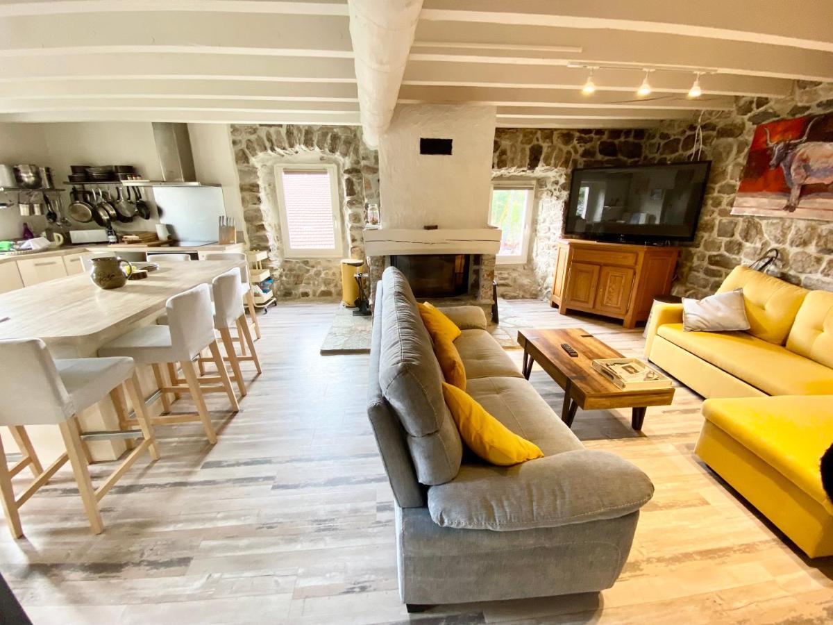 Gîte de Groupe: Spacious 160m² Retreat with Reception Hall and Garden Mazan-l'Abbaye Exterior photo