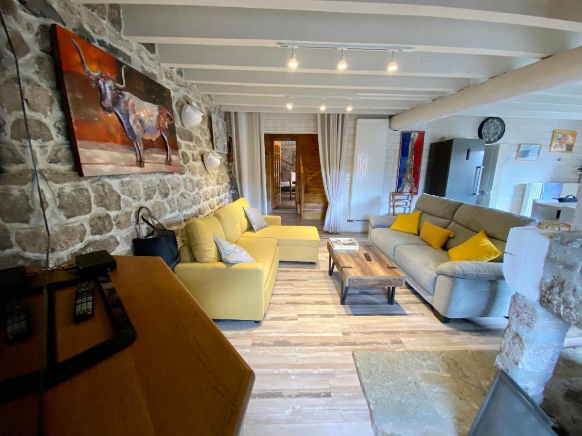 Gîte de Groupe: Spacious 160m² Retreat with Reception Hall and Garden Mazan-l'Abbaye Exterior photo