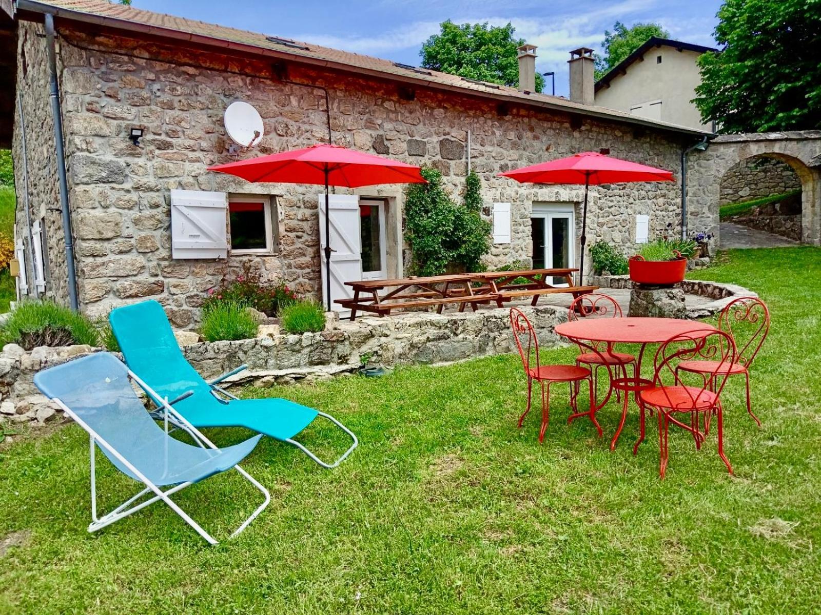 Gîte de Groupe: Spacious 160m² Retreat with Reception Hall and Garden Mazan-l'Abbaye Exterior photo